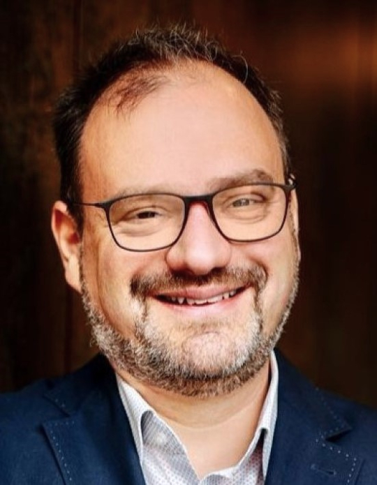 JANEK SAKKIS